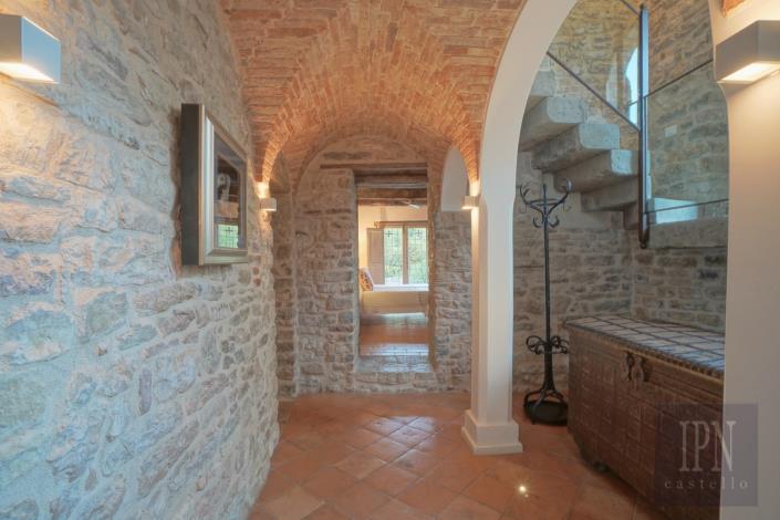 Image No.47-8 Bed Farmhouse for sale