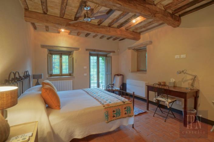 Image No.51-8 Bed Farmhouse for sale