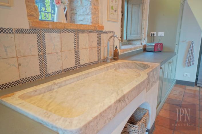 Image No.57-8 Bed Farmhouse for sale