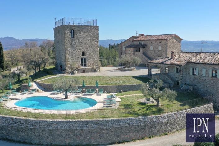 Image No.2-10 Bed Farmhouse for sale