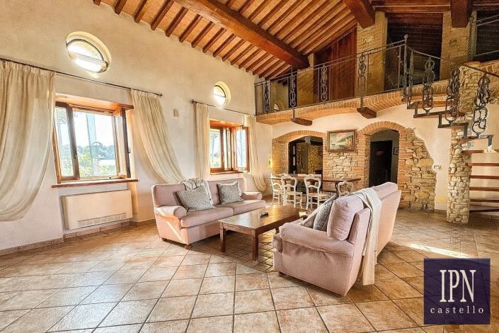 Image No.34-10 Bed Farmhouse for sale