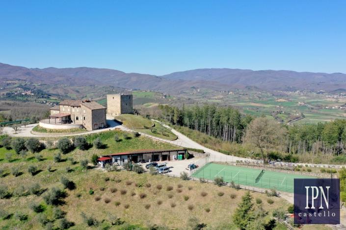 Image No.7-10 Bed Farmhouse for sale