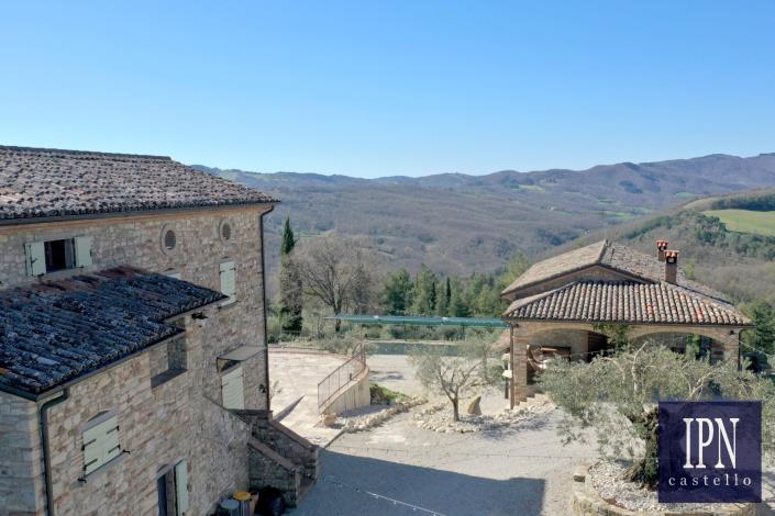 Image No.28-10 Bed Farmhouse for sale