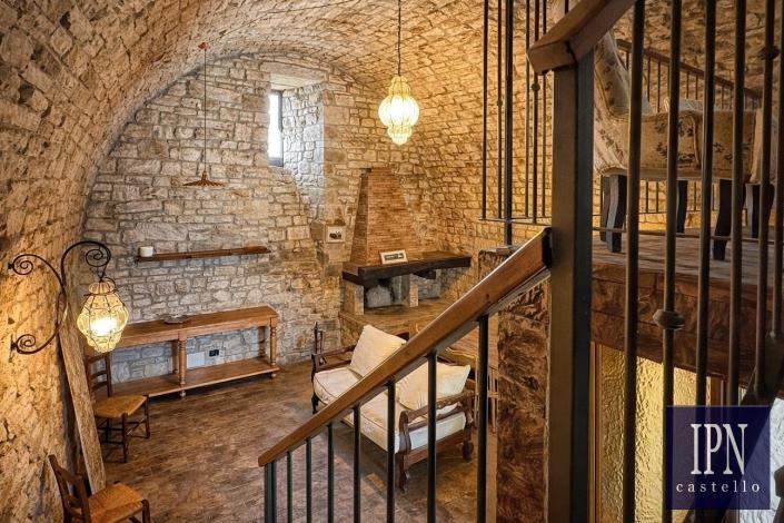 Image No.37-10 Bed Farmhouse for sale
