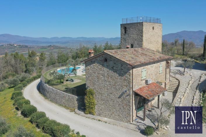 Image No.9-10 Bed Farmhouse for sale