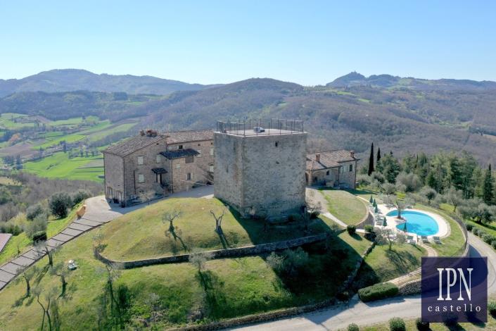 Image No.8-10 Bed Farmhouse for sale