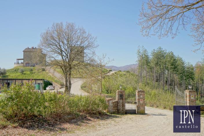 Image No.14-10 Bed Farmhouse for sale