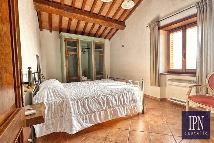 Image No.41-10 Bed Farmhouse for sale