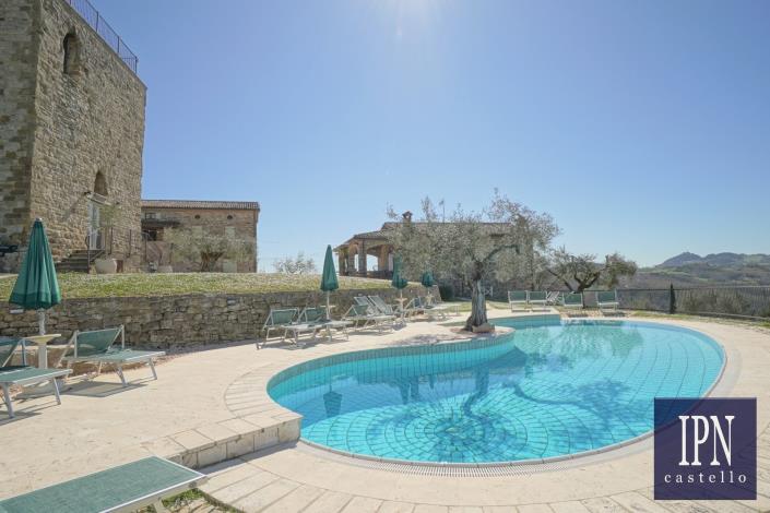 Image No.13-10 Bed Farmhouse for sale
