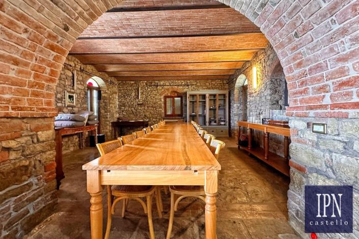 Image No.49-10 Bed Farmhouse for sale