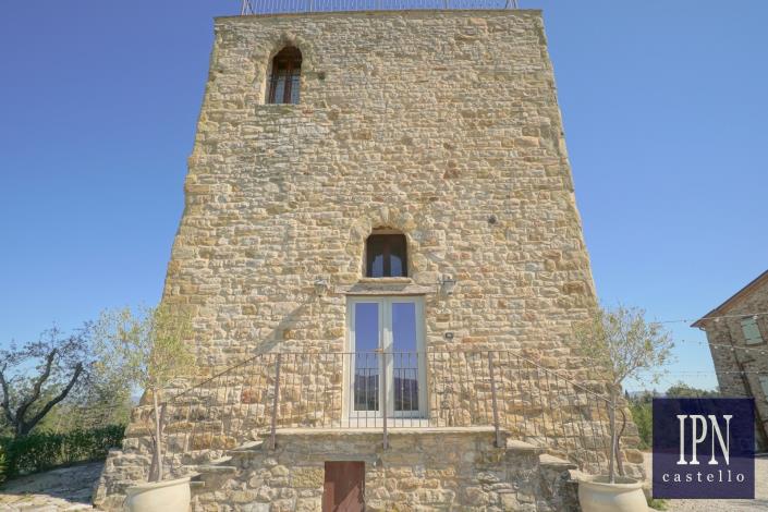Image No.19-10 Bed Farmhouse for sale