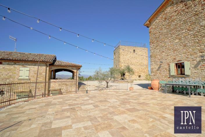 Image No.57-10 Bed Farmhouse for sale