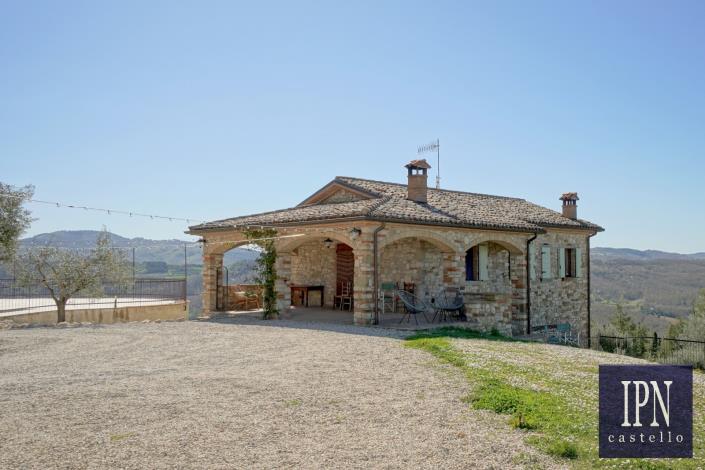 Image No.58-10 Bed Farmhouse for sale