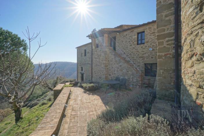 Image No.10-7 Bed Farmhouse for sale