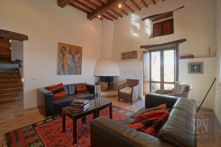 Image No.21-7 Bed Farmhouse for sale