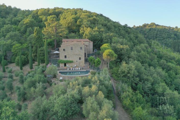 Image No.3-7 Bed Farmhouse for sale