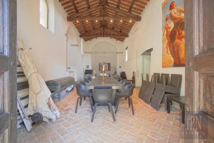 Image No.16-7 Bed Farmhouse for sale