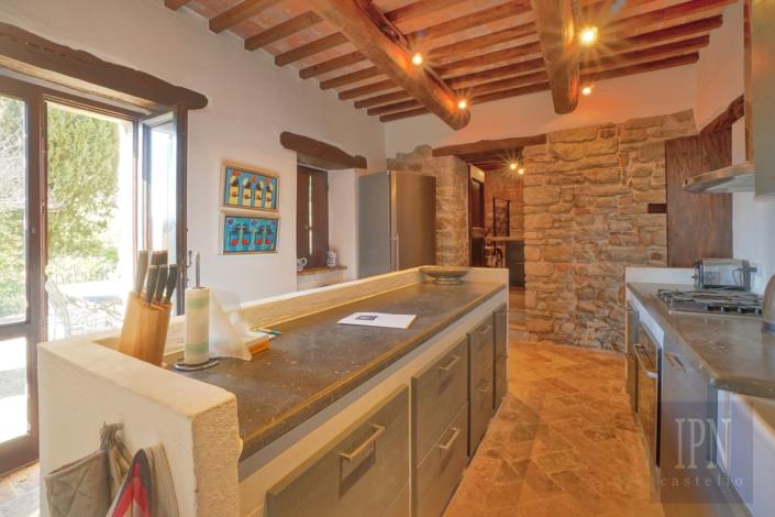 Image No.23-7 Bed Farmhouse for sale
