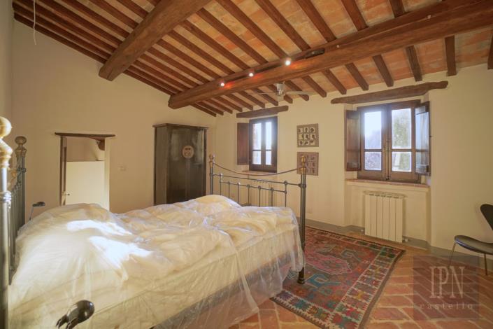 Image No.43-7 Bed Farmhouse for sale
