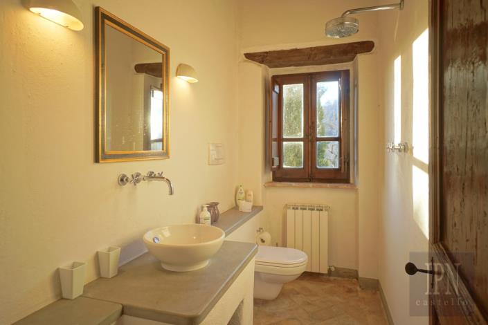 Image No.45-7 Bed Farmhouse for sale