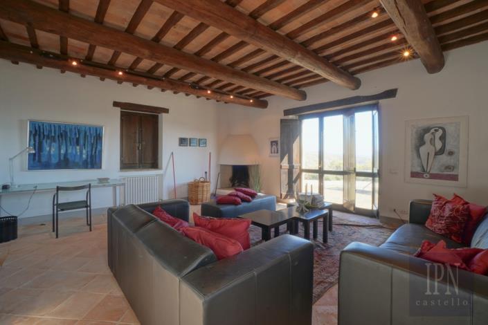 Image No.41-7 Bed Farmhouse for sale