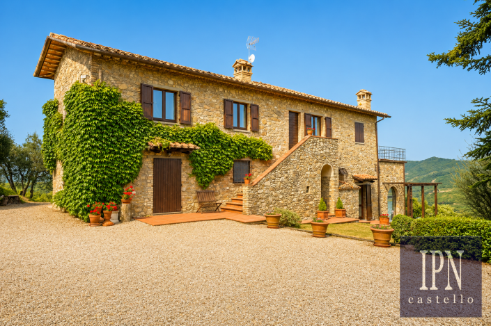 Image No.7-6 Bed Farmhouse for sale