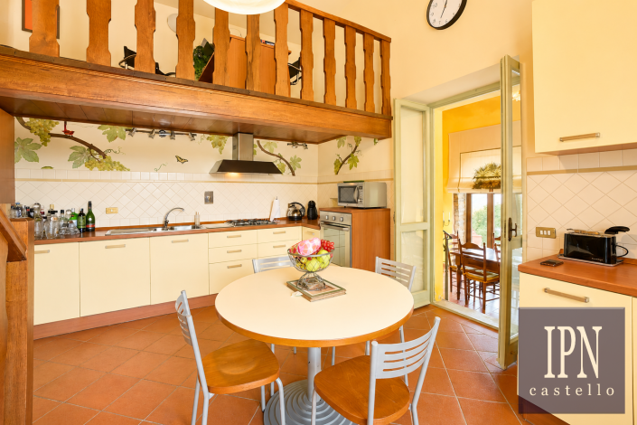 Image No.18-6 Bed Farmhouse for sale
