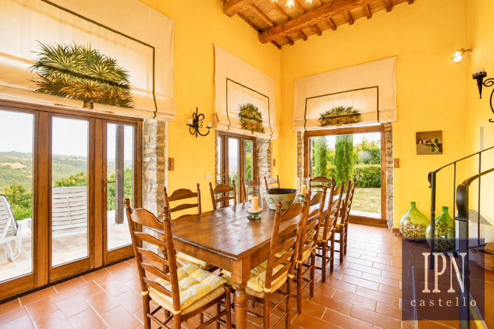 Image No.21-6 Bed Farmhouse for sale