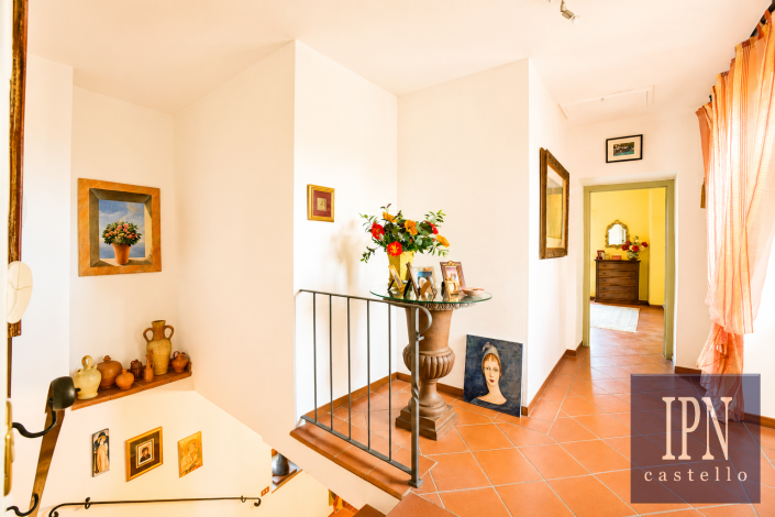 Image No.25-6 Bed Farmhouse for sale