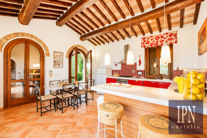 Image No.33-6 Bed Farmhouse for sale