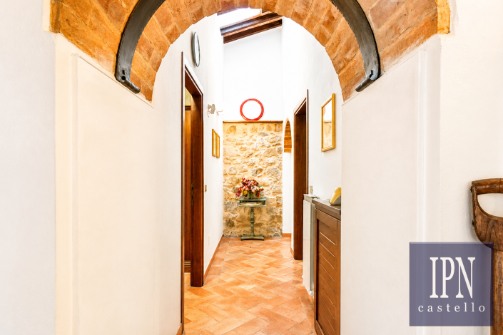 Image No.34-6 Bed Farmhouse for sale
