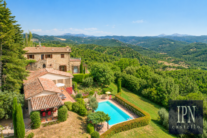 Image No.4-6 Bed Farmhouse for sale