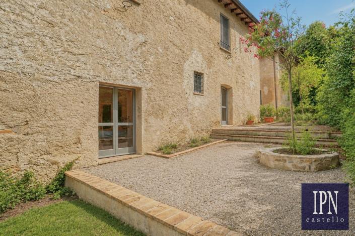 Image No.14-2 Bed House for sale