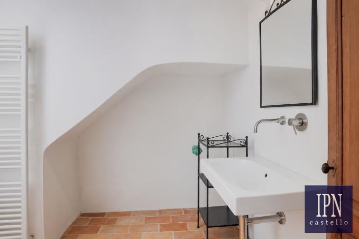 Image No.28-2 Bed House for sale