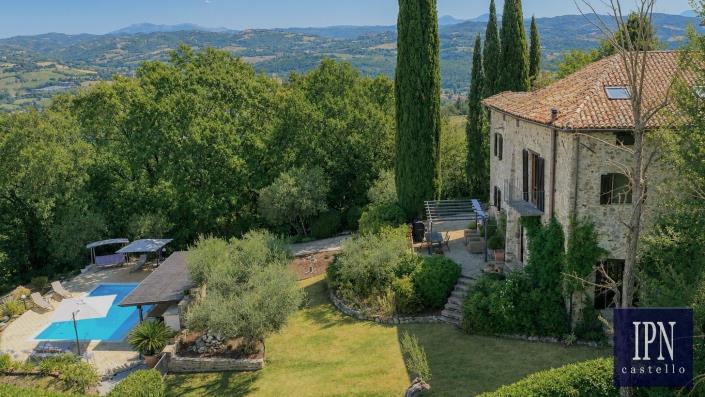 Image No.5-10 Bed Farmhouse for sale