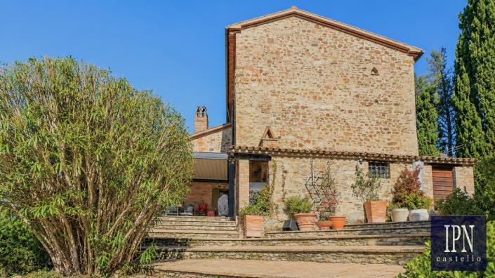 Image No.19-10 Bed Farmhouse for sale