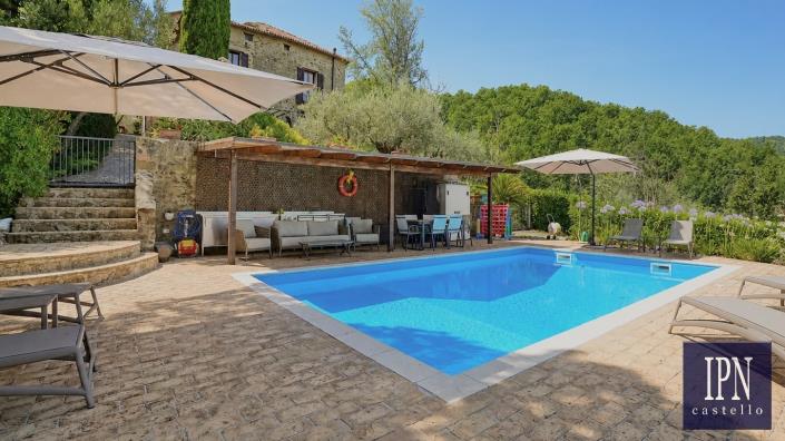 Image No.25-10 Bed Farmhouse for sale