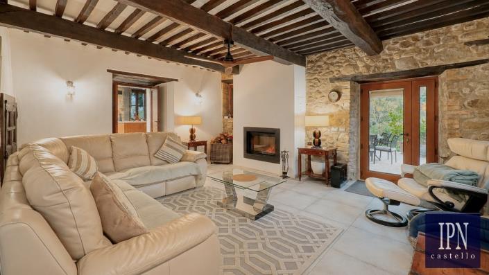 Image No.39-10 Bed Farmhouse for sale