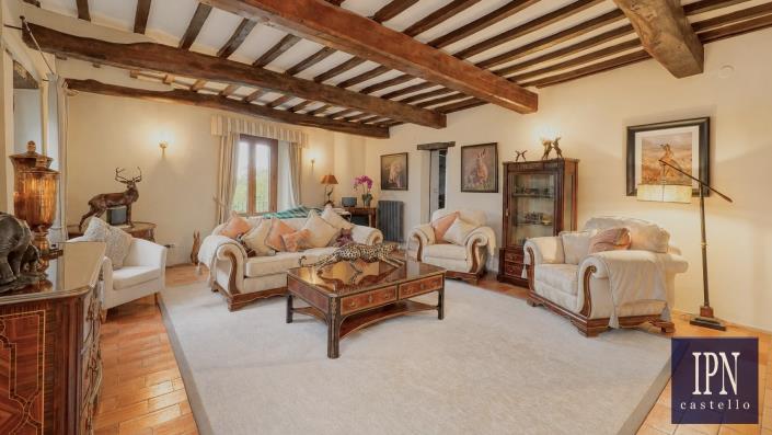Image No.41-10 Bed Farmhouse for sale