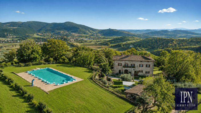 Image No.2-4 Bed Farmhouse for sale