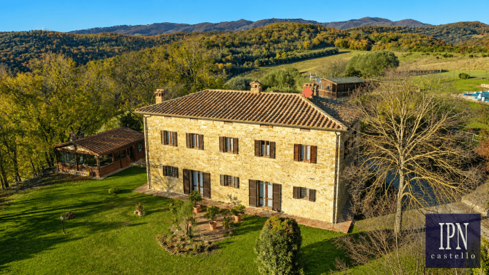 Image No.12-4 Bed Farmhouse for sale