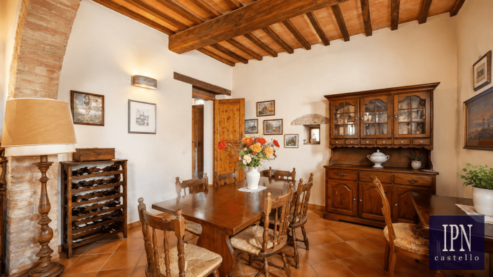 Image No.20-4 Bed Farmhouse for sale