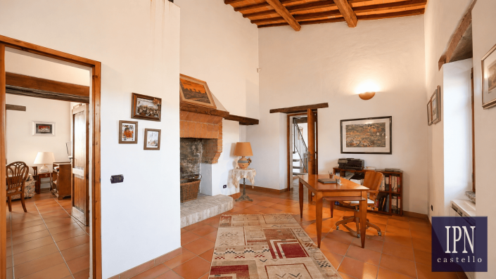 Image No.31-4 Bed Farmhouse for sale