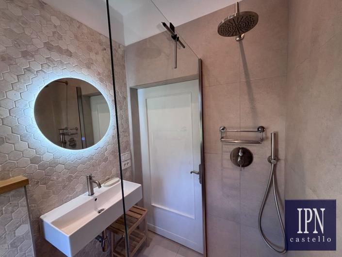 Image No.16-4 Bed Villa / Detached for sale