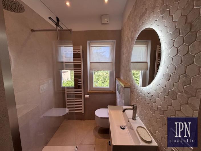 Image No.21-4 Bed Villa / Detached for sale