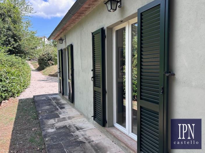 Image No.44-4 Bed Villa / Detached for sale