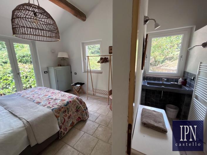 Image No.48-4 Bed Villa / Detached for sale