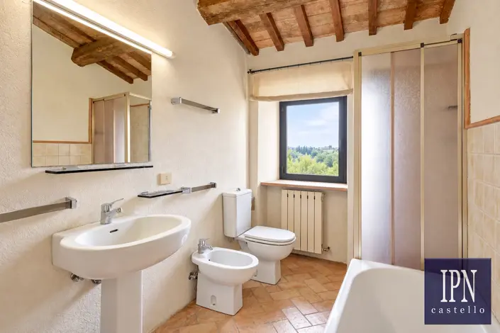 Image No.33-5 Bed House for sale