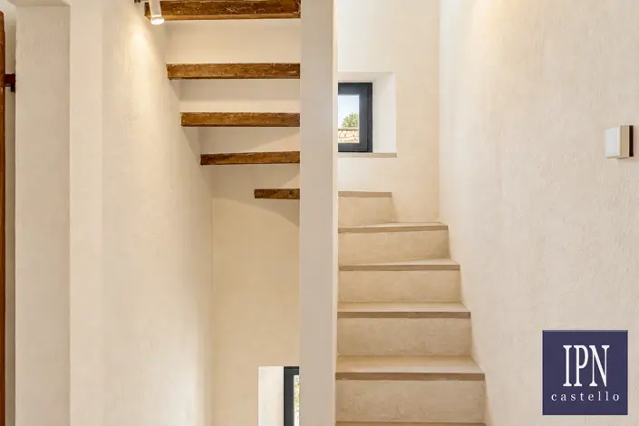 Image No.37-5 Bed House for sale