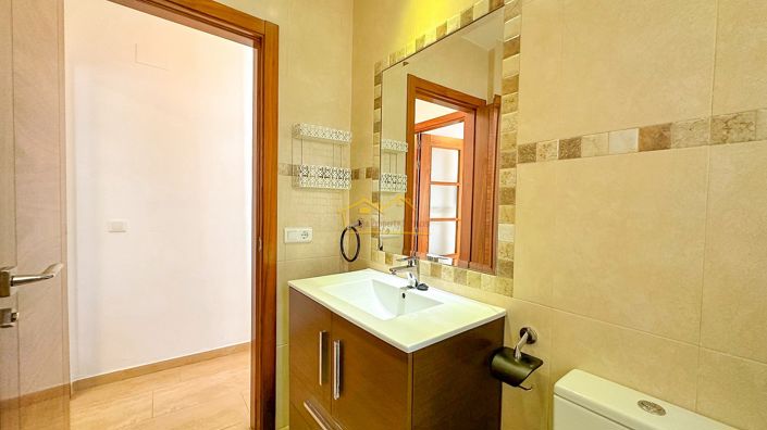 Image No.30-4 Bed House for sale